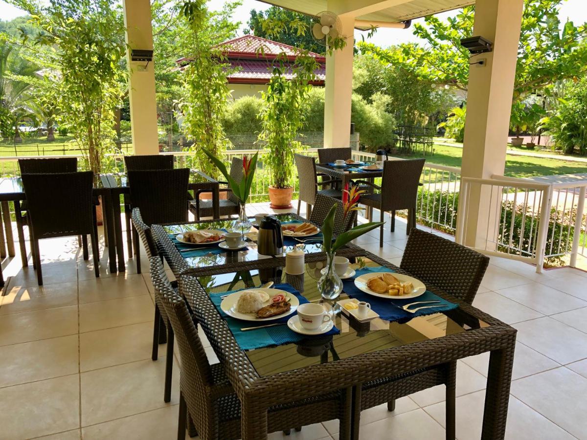 สตรุตซ์ อาร์ต การ์เดน รีสอร์ต Hotel Bangued ภายนอก รูปภาพ