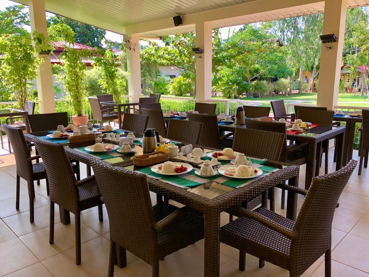 สตรุตซ์ อาร์ต การ์เดน รีสอร์ต Hotel Bangued ภายนอก รูปภาพ